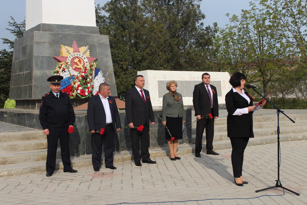В Ленинском районе состоялся митинг, посвященный 74-й годовщине освобождения Ленинского района от фашистских захватчиков