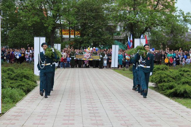 В Ленинском районе проведены шествие «Бессмертный полк России» и торжественный митинг, посвященные 72-й годовщине Великой Победы