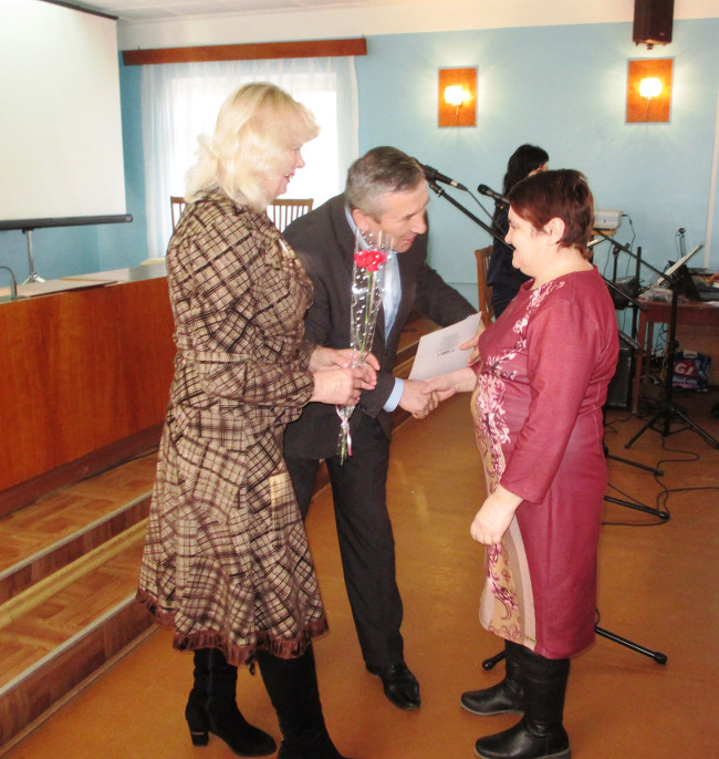 В Администрации Ленинского района состоялось торжественное собрание и праздничный концерт, посвященные Дню Республики Крым