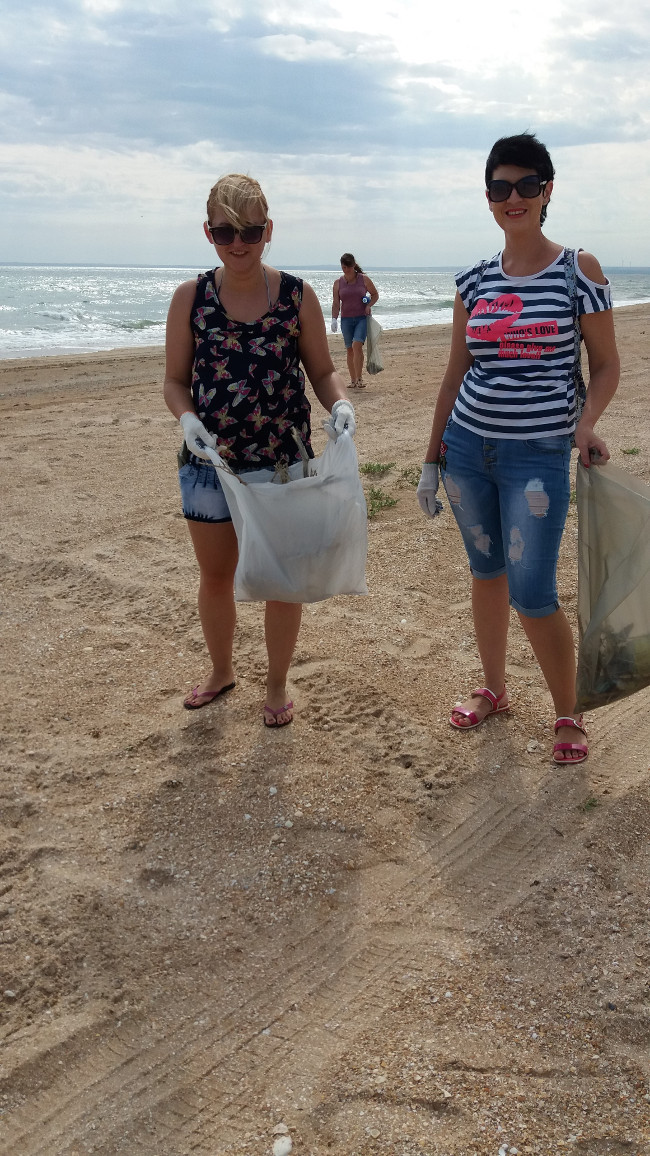 В Ленинском районе прошел очередной субботник