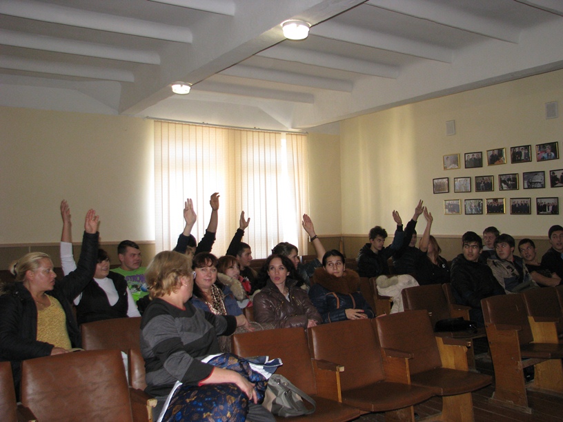 В Ленинском районе в школах проходит акция «Готовимся к сдаче норм ГТО вместе с полицейским»