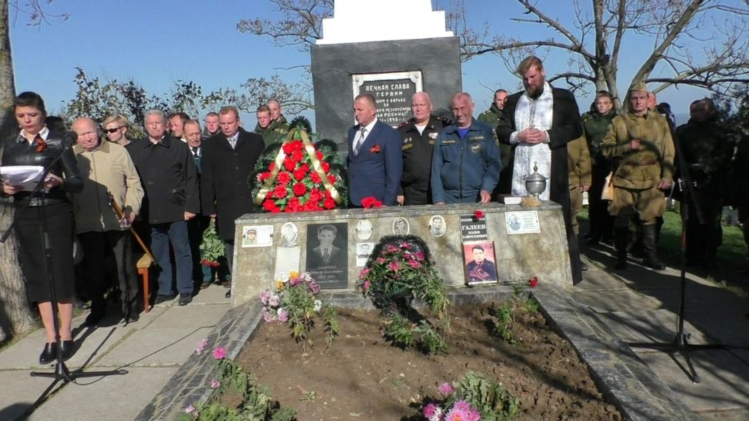 В Ленинском районе состоялось открытие Мемориального комплекса с именами солдат и памятного знака «Звезда», в честь 75-летия освобождения Керченского полуострова