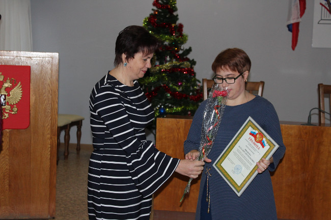 В Администрации Ленинского района состоялось торжественное собрание, посвященное Дню Республики Крым