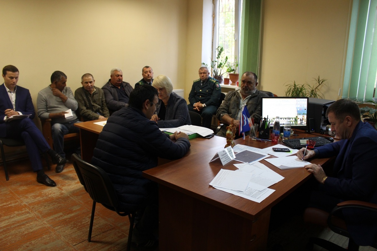 Геннадий Нараев провел личный прием граждан в поселке Багерово