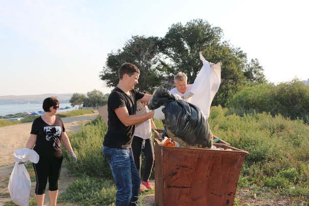 Город Щёлкино присоединился к экологическому субботнику «Зеленая Россия»
