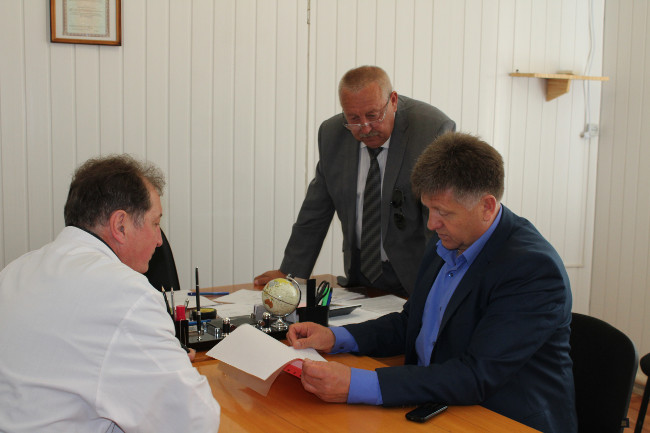 Александр Мачусский посетил ГБУЗ РК «Ленинская ЦРБ»