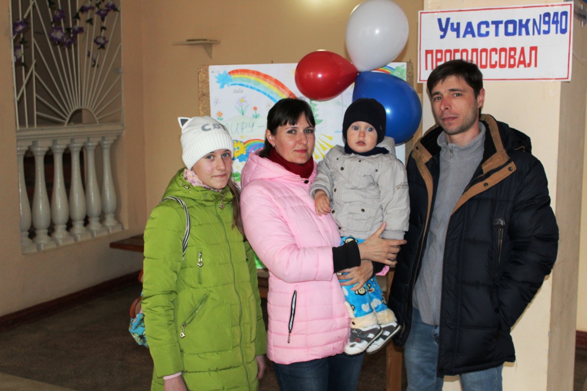 В Ленинском районе проведены праздничные мероприятия, посвященные Дню воссоединения Крыма с Россией