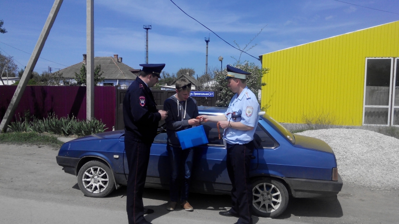 сотрудники ОМВД России по Ленинскому району приняли участие во всероссийской акции «Георгиевская ленточка»