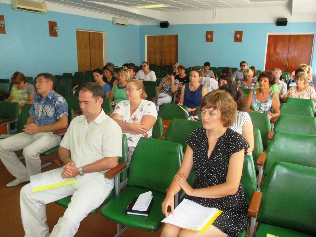 Александр Мачусский провел совещание с директорами муниципальных бюджетных общеобразовательных учреждений Ленинского района