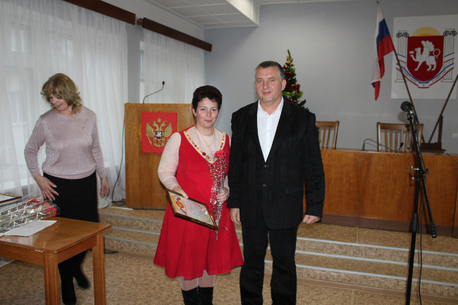 В Администрации Ленинского района состоялось торжественное собрание, посвященное Дню Республики Крым