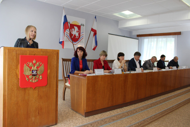 Глава Администрации Ленинского района Александр Мачусский провел очередное заседание коллегии