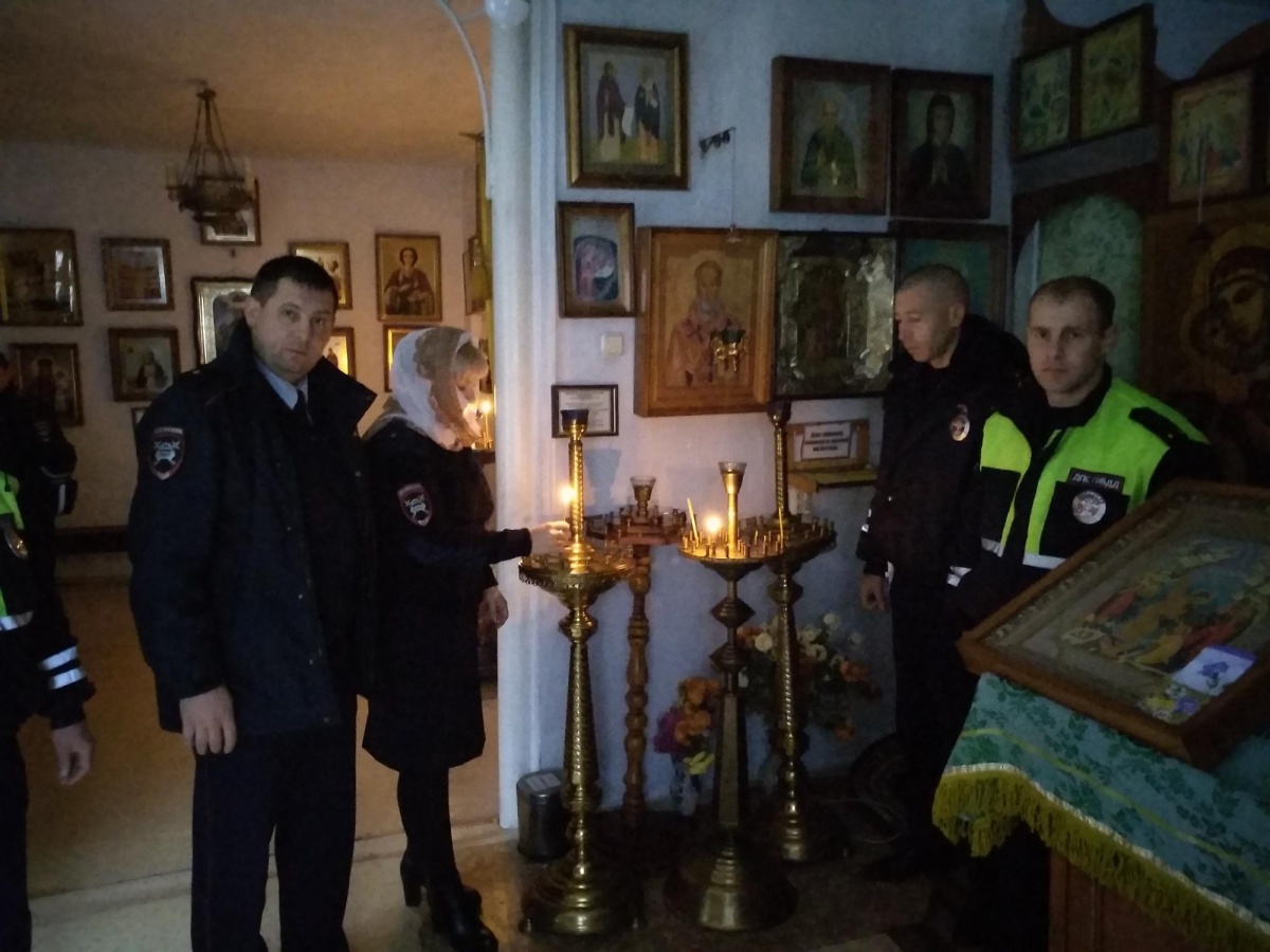 Дорожные полицейские Ленинского района присоединились к акции «Сдай кровь -спаси жизнь»