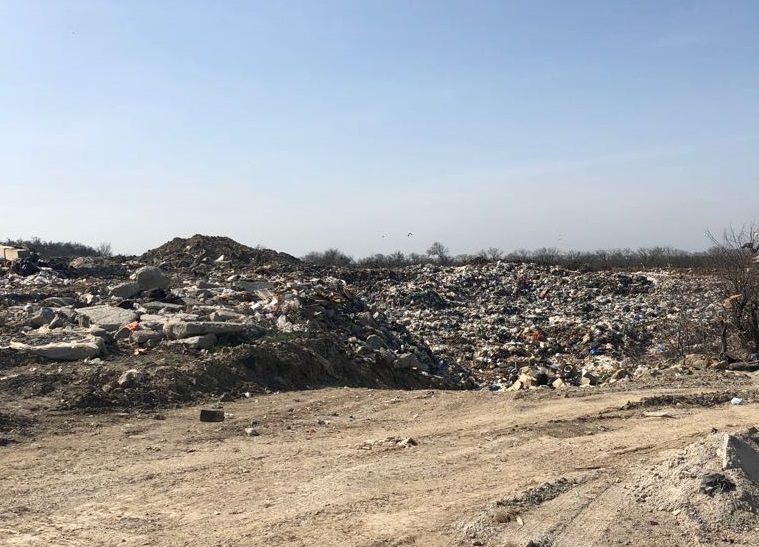 провел рабочую встречу по вопросам эксплуатации полигона ТКО в пгт. Багерово