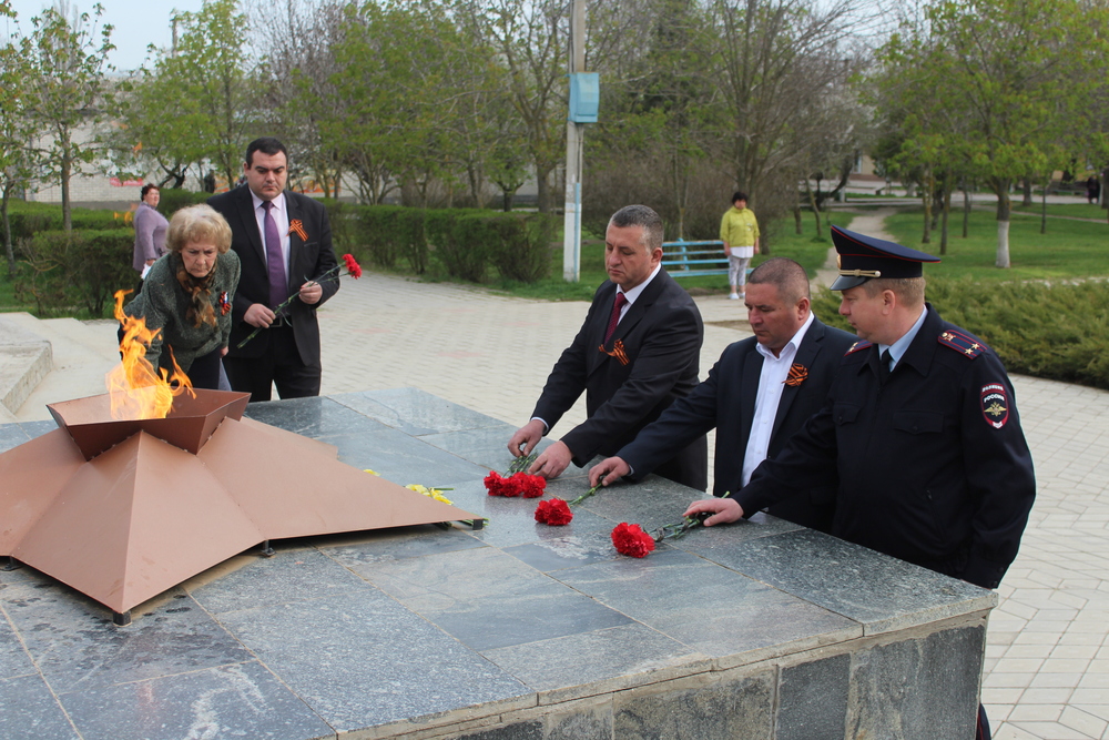 В Ленинском районе состоялся митинг, посвященный 74-й годовщине освобождения Ленинского района от фашистских захватчиков