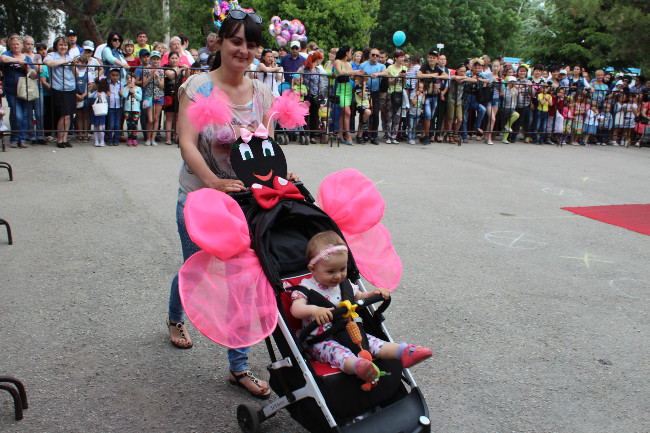 В пгт Ленино прошел праздник, посвященный Международному Дню защиты детей
