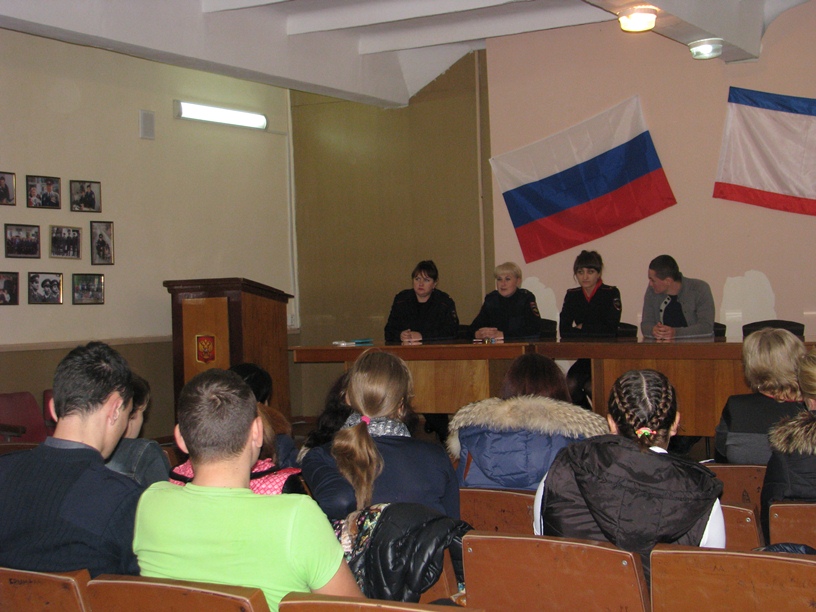 В Ленинском районе в школах проходит акция «Готовимся к сдаче норм ГТО вместе с полицейским»