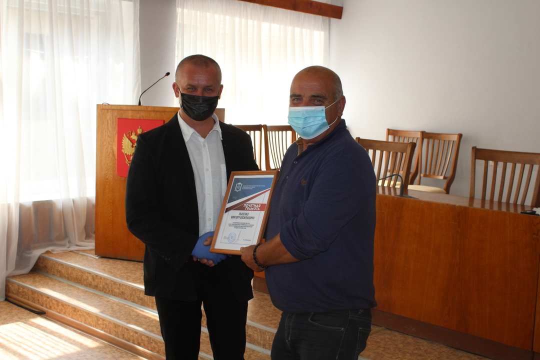 Председатель Ленинского районного совета Олег Водопьянов провел 16 сессию Ленинского районного совета 2-го созыва