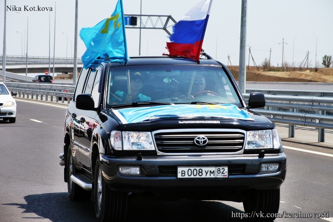 Ленинский район принял участие в автопробеге, посвященному Дню крымскотатарского флага