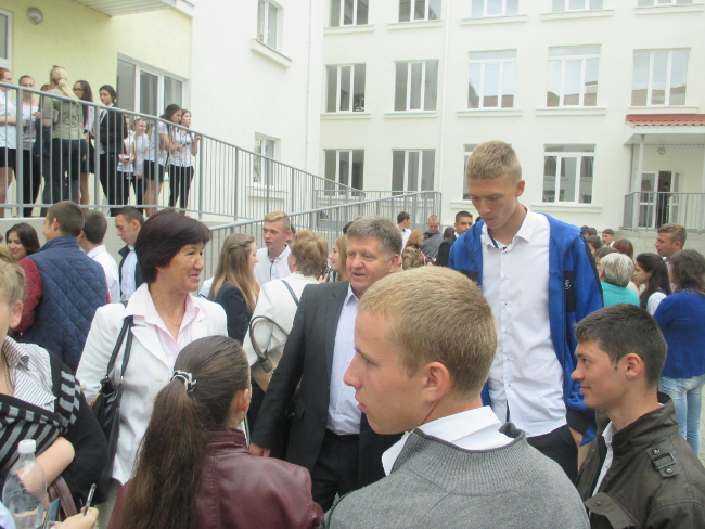 В Ленинском районе выпускники 11-х классов сдают государственную итоговую аттестацию