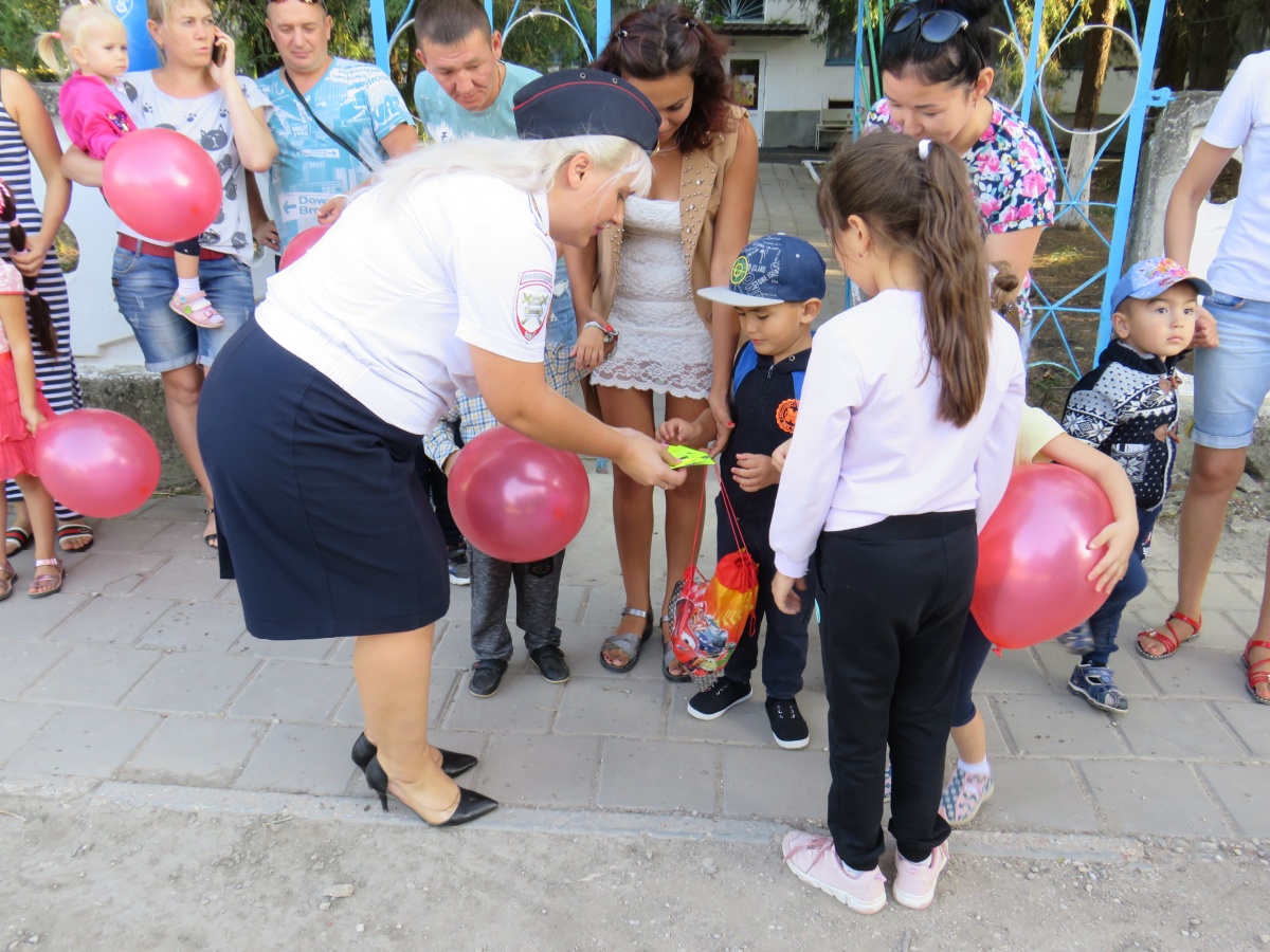 Госавтоинспекторы Ленинского района провели акцию "Ребенок – главный пассажир!"