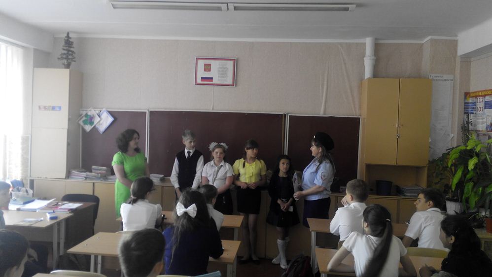 Сотрудники ленинской полиции поздравили участников детского конкурса «Полицейский дядя Степа»