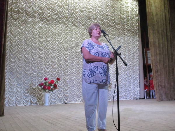 В этот день за добросовестный труд, высокий профессионализм и в связи с празднованием Дня медицинского работника грамотами Государственного Совета Крыма, Ленинского районного совета, Администрации Ленинского района, Министерства здравоохранения, Ленинской ЦРБ, профсоюза медработников были награждены достойные представители профессии.