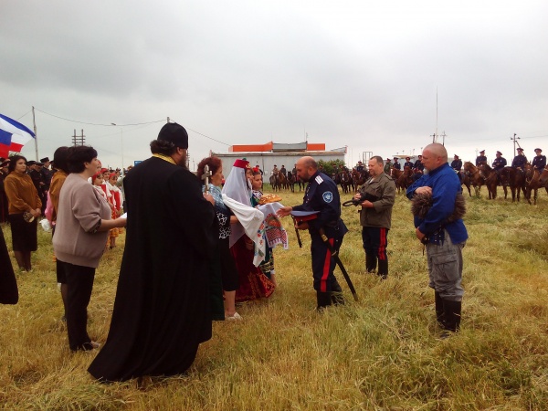Встреча конного перехода казаков "Волгоград-Севастополь" в Батальном