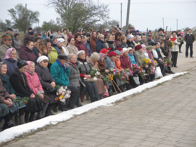 В селе Челядиново состоялось торжественное перезахоронение останков советских воинов