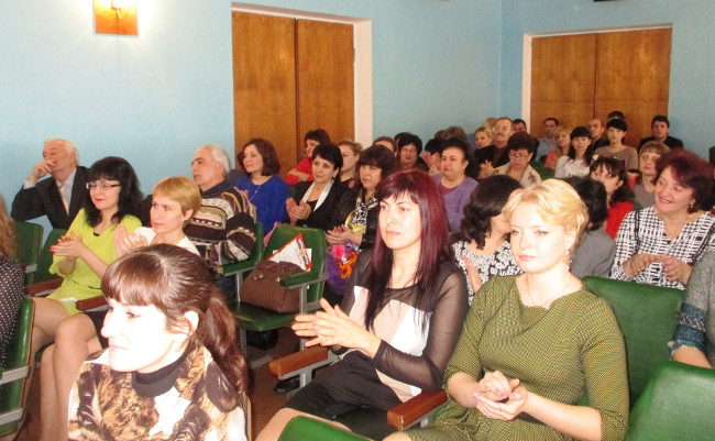 Накануне Международного женского дня 8 марта в Администрации Ленинского района состоялись торжественное собрание и концерт