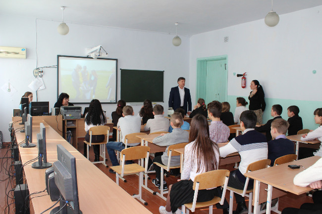 В МБОУ Ленинская СОШ прошёл открытый классный час ко Дню Охраны водных ресурсов &amp;quot;Вода - источник жизни!&amp;quot;