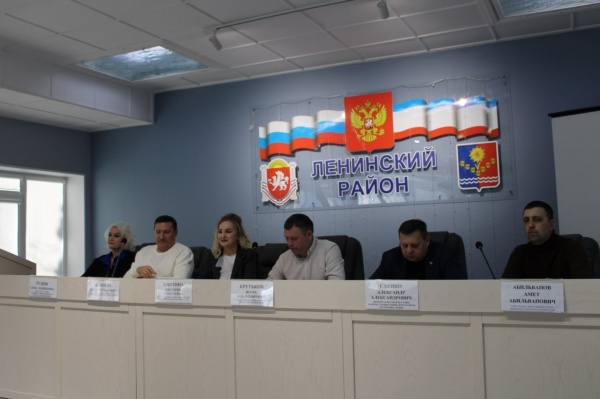 Еженедельное аппаратное совещание в Ленинском районе: итоги и поручения