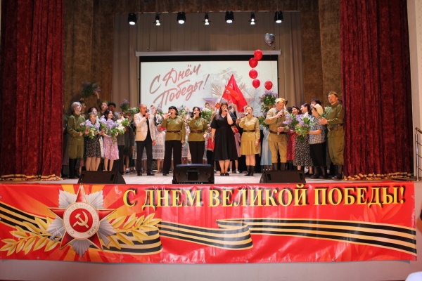 От «Синего платочка» к «Помним»: концерт в честь 81‑й годовщины Победы задел за живое