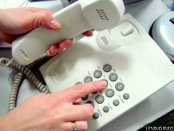 Министерства и ведомства Республики Крым открыли горячие телефонные линии