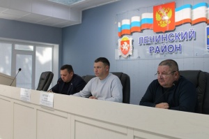 Глава Администрации района Игорь Крутьков провёл встречу со старшими многоквартирных домов посёлка Ленино