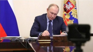 Путин подписал новый закон о льготах для детей погибших добровольцев
