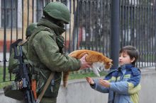 Памятник "вежливому солдату" в Крыму