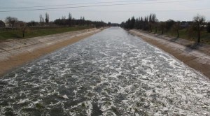 В водохранилищах Крым воды,  хватит на нужны населения до апреля следующего года.