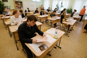 Выпускники и абитуриенты будут сдавать ЕГЭ в 2015 году в три этапа