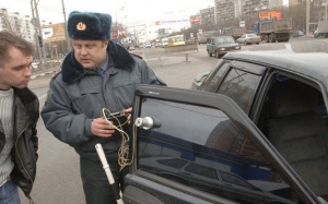 Водителей в Крыму будут штрафовать за тонировку