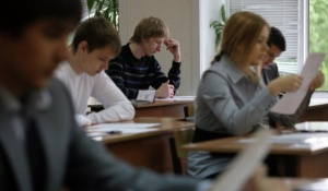 При поступлении в высшие учебные заведения крымские абитуриенты помимо итоговой аттестации будут сдавать один экзамен