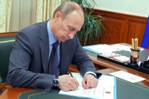 Владимир Путин подписал закон об особенностях призыва на военную службу для крымчан
