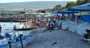 В Крыму на пляжах не хватает туалетов, а цены на платные услуги завышены, - общественники