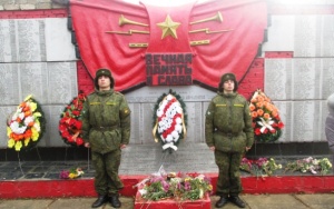 В Глазовке состоялось открытие Часовенного столба, приуроченное ко Дню Неизвестного Солдата