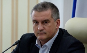 Крымчане жалуются Аксенову на то, что в МФЦ продают места в очереди по 10 тысяч рублей