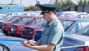 Нерастаможенные машины в Крыму будут конфисковывать