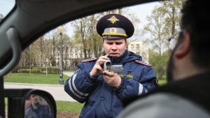 Госавтоинспекция призывает крымчан записывать на видео общение с сотрудниками службы