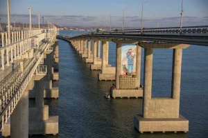 Крымский мост украсили 20-метровым портретом