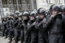 Руководство одесской милиции: "И вы это называете мирным протестом?"