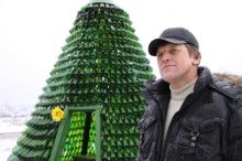 В Крыму создали самую высокую елку... из бутылок